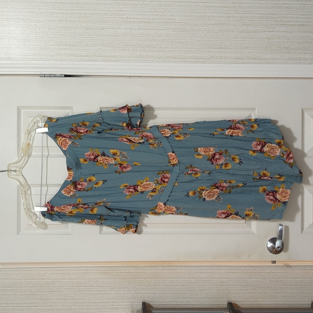 Xhilaration XL romper. Lined. Off shoulder with pockets. Longer length.